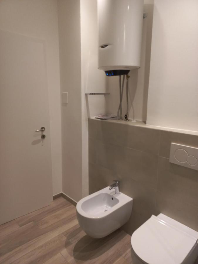 Studio-Appartment - Hotel Lux Мерано Экстерьер фото